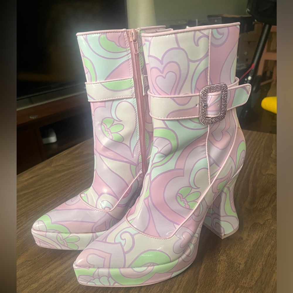Dolls Kill x Sugar Thrills Retro pink swirl platform booties